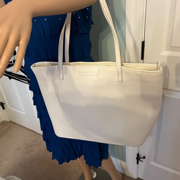 Handbag - Picture 16 of 16